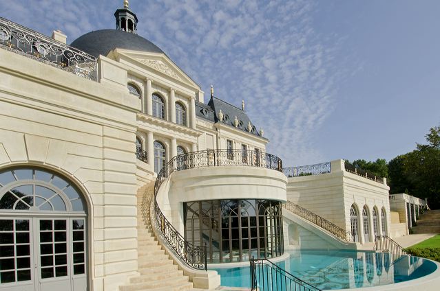 Création de 86 châssis,verrières et toit en acier au Chateau de Louveciennes