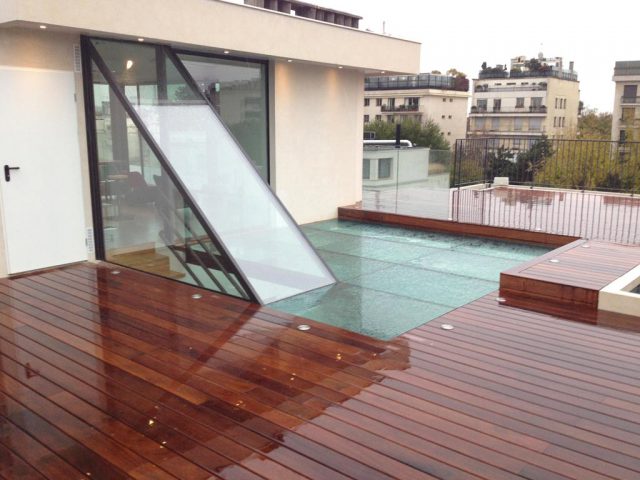 Création de deux planchers en verre dans un appartement à Neuilly